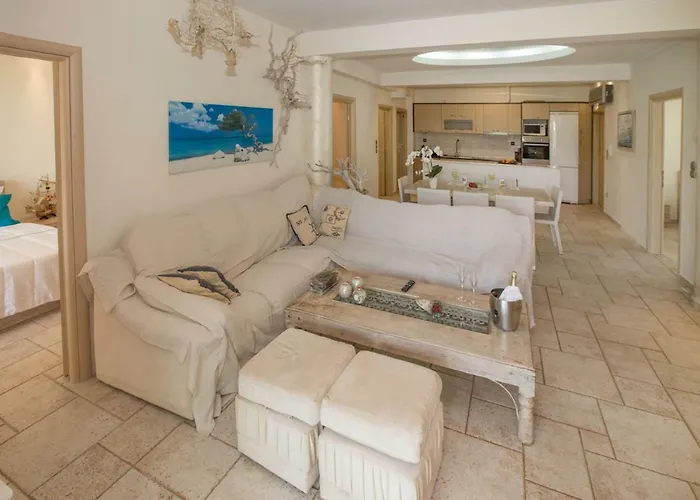Family Getaway In Marathon By Ghh